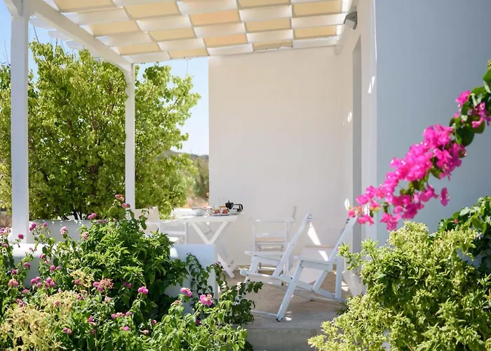 Mirabeli Apartments & Suites